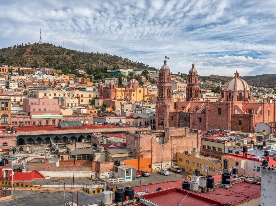 Fachada barroca de cantera rosa en Zacatecas