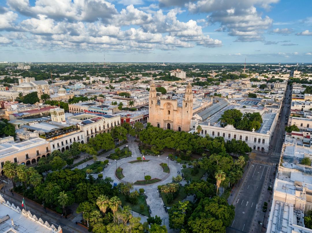 Arquitectura colonial y vestigios mayas en Mérida